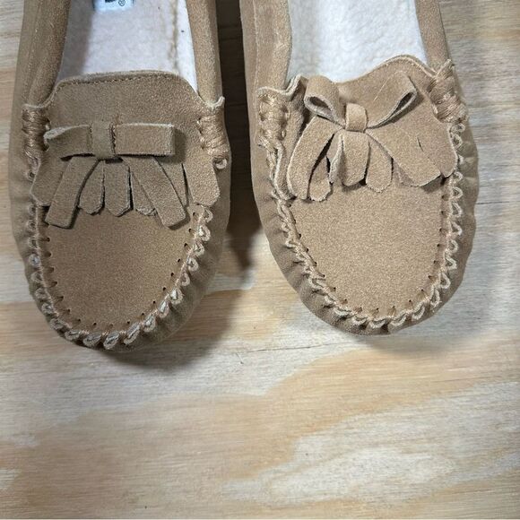 Minnetonka Tan Suede Moccasin Slippers Women’s Size 8 - Picture 5 of 9